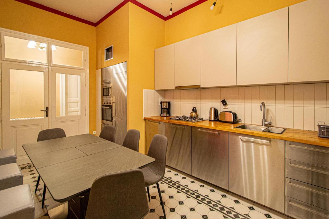4 Bedrooms 130M2 Apartment At The Main City Square Prague Exterior photo