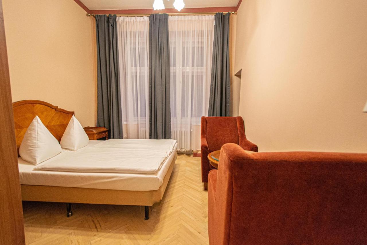4 Bedrooms 130M2 Apartment At The Main City Square Prague Exterior photo
